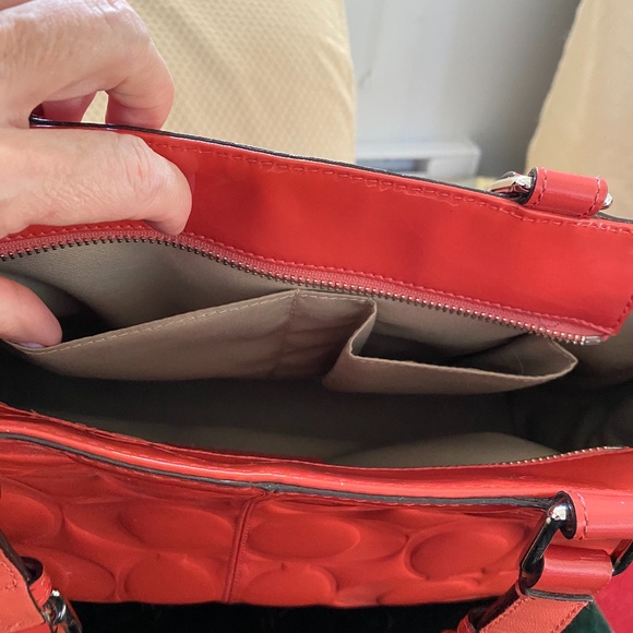 COACH HAMPTON CORAL PATENT LEATHER CARRYALL BAG - Picture 14 of 16